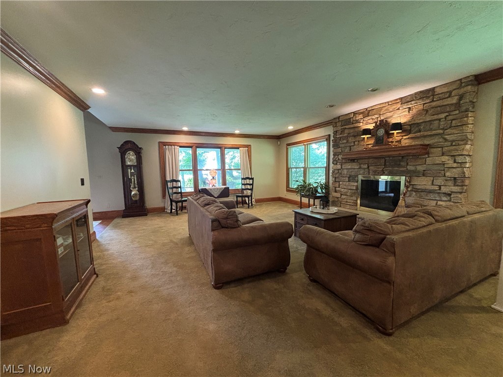 385 Cochran Road Aurora, OH 44202 - Photo 8 of 35