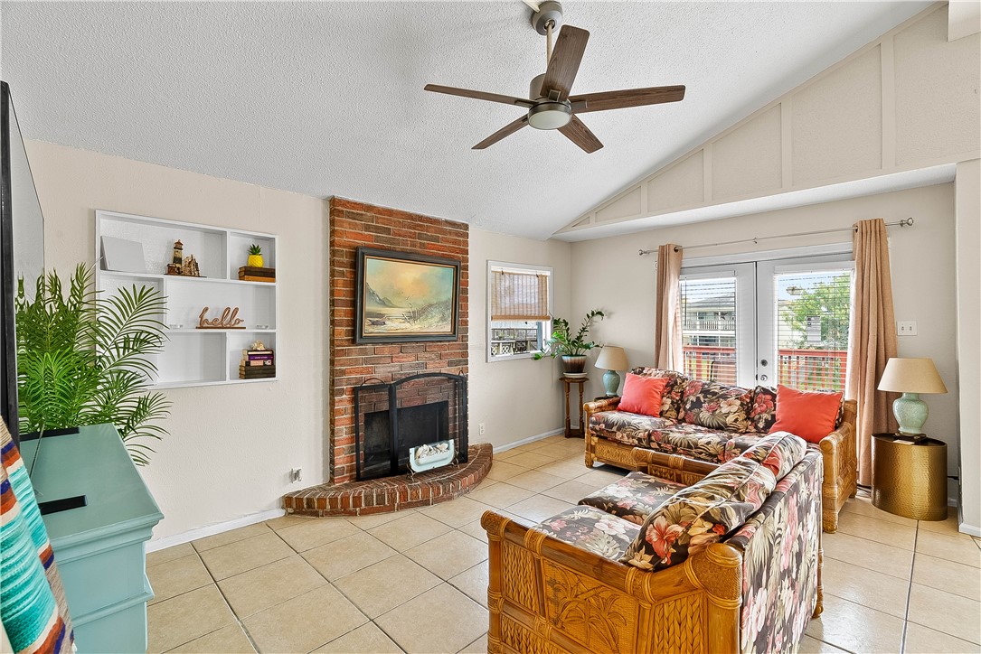 3137 Laguna Shores Road Corpus Christi, TX 78418 - Photo 3 of 20