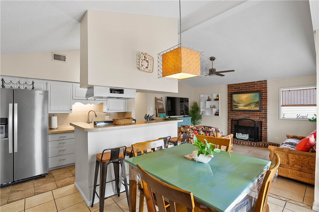 3137 Laguna Shores Road Corpus Christi, TX 78418 - Photo 6 of 20