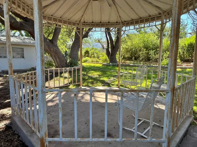 $225,000 | 504 Oak Street, Ozona, TX 76943