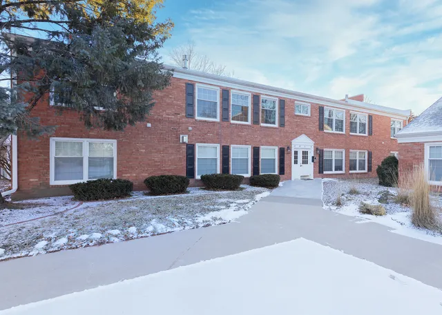 $224,900 | 3215 East Locust Street, Unit A223, Davenport, IA 52803