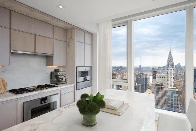 $7,195,000 | 138 East 50th Street, Unit 68 | Midtown East