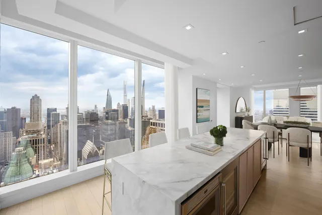$7,195,000 | 138 East 50th Street, Unit 68 | Midtown East
