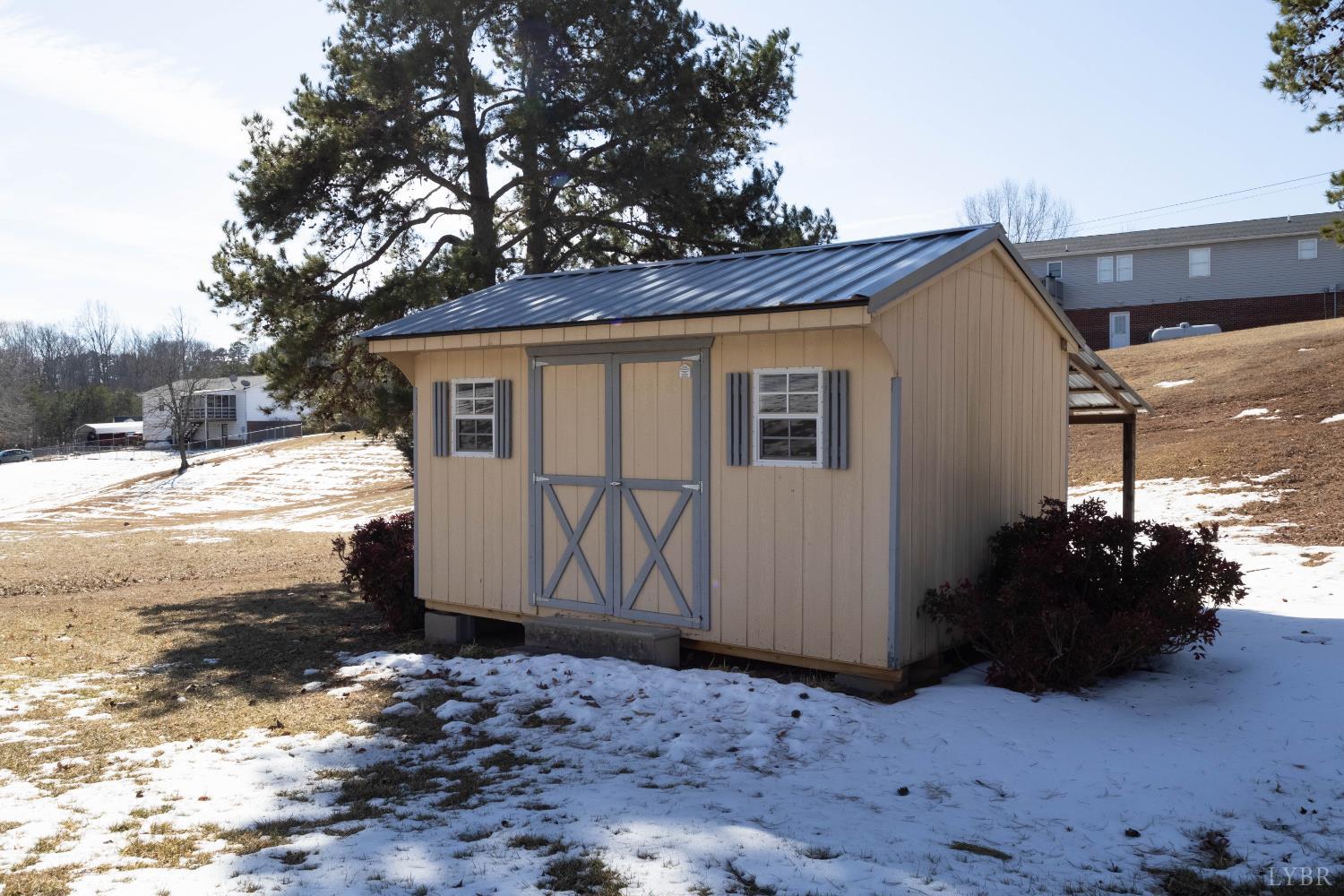 511 Darrell Lane Hurt, VA 24563 - Photo 4 of 38