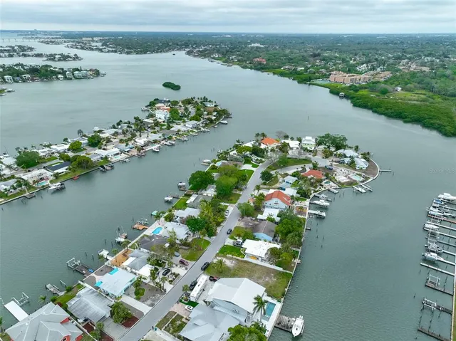 $899,900 | 339 Bahia Vista Drive, Indian Rocks Beach, FL 33785