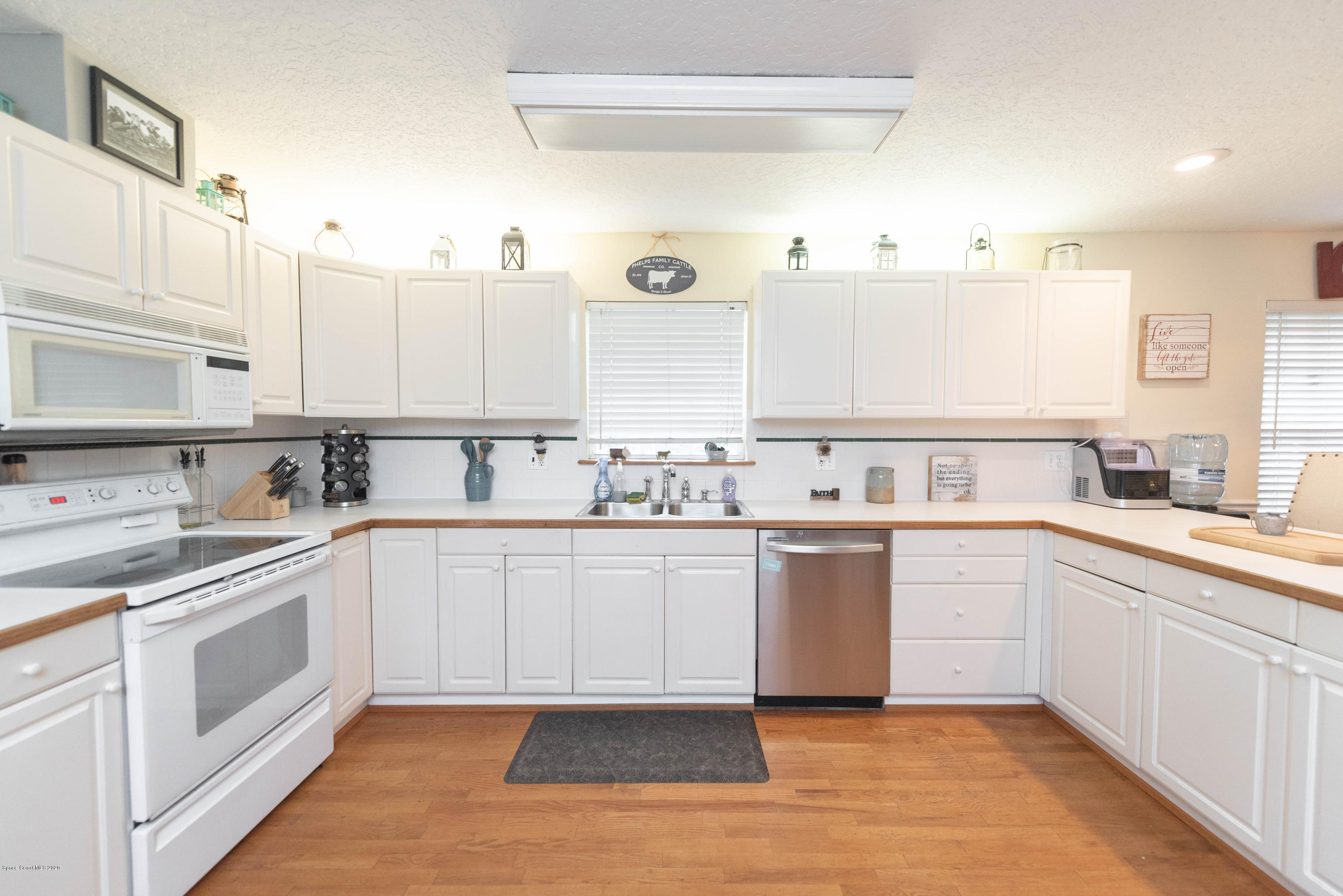 4825 Rayburn Road Cocoa, FL 32926 - Photo 4 of 22 4. Kitchen