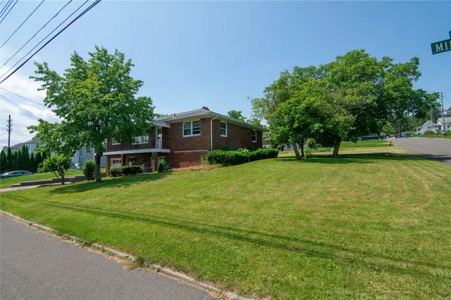 $2,350 | 409 Milan Avenue, Endicott, NY 13760