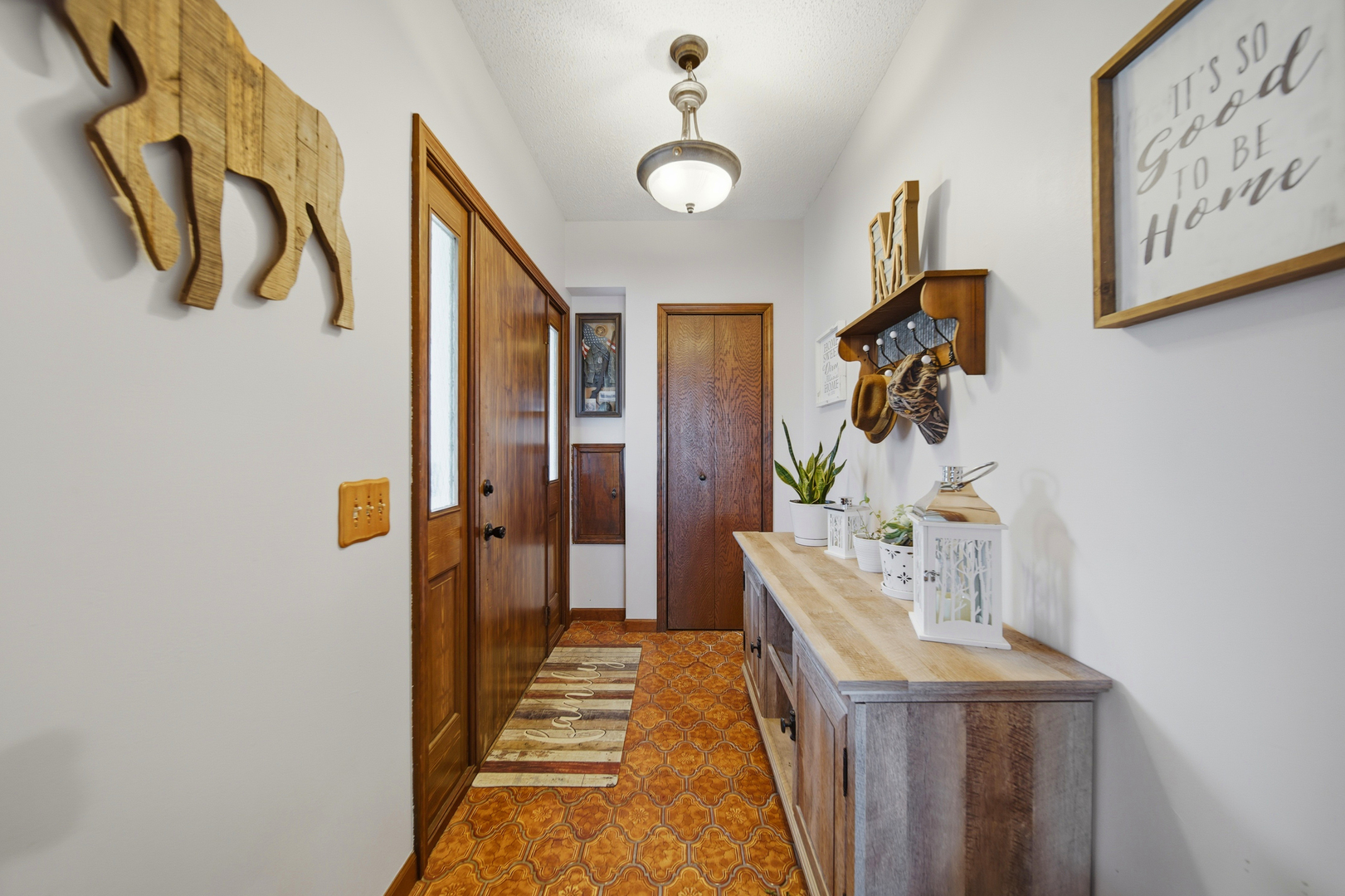 705 Institute Boulevard Dixon, IL 61021 - Photo 7 of 33