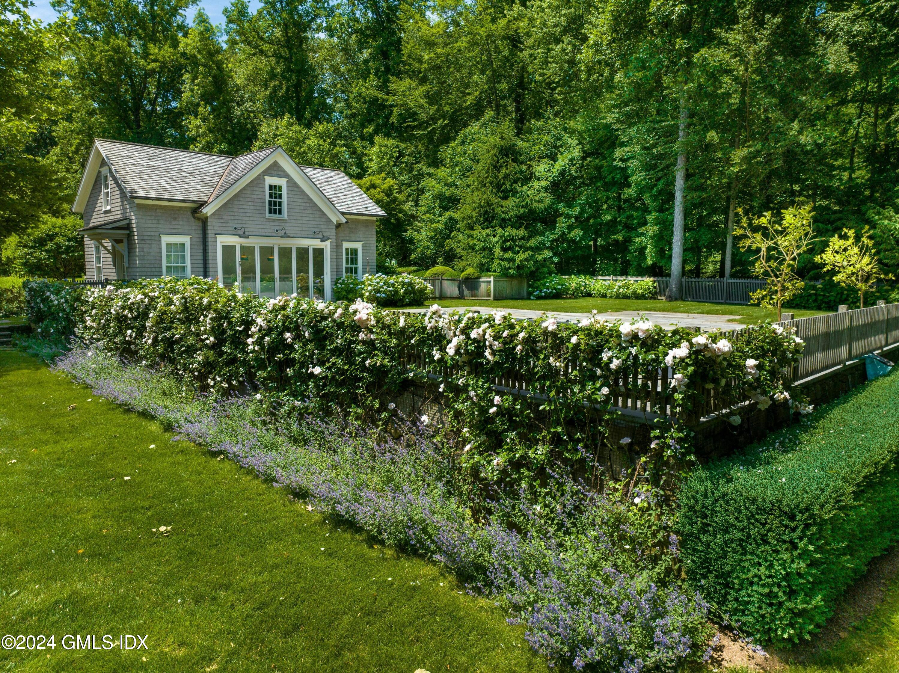 37 Burying Hill Road Greenwich, CT 06831 - Photo 41 of 51 041-419832-DJI_0146_11581380