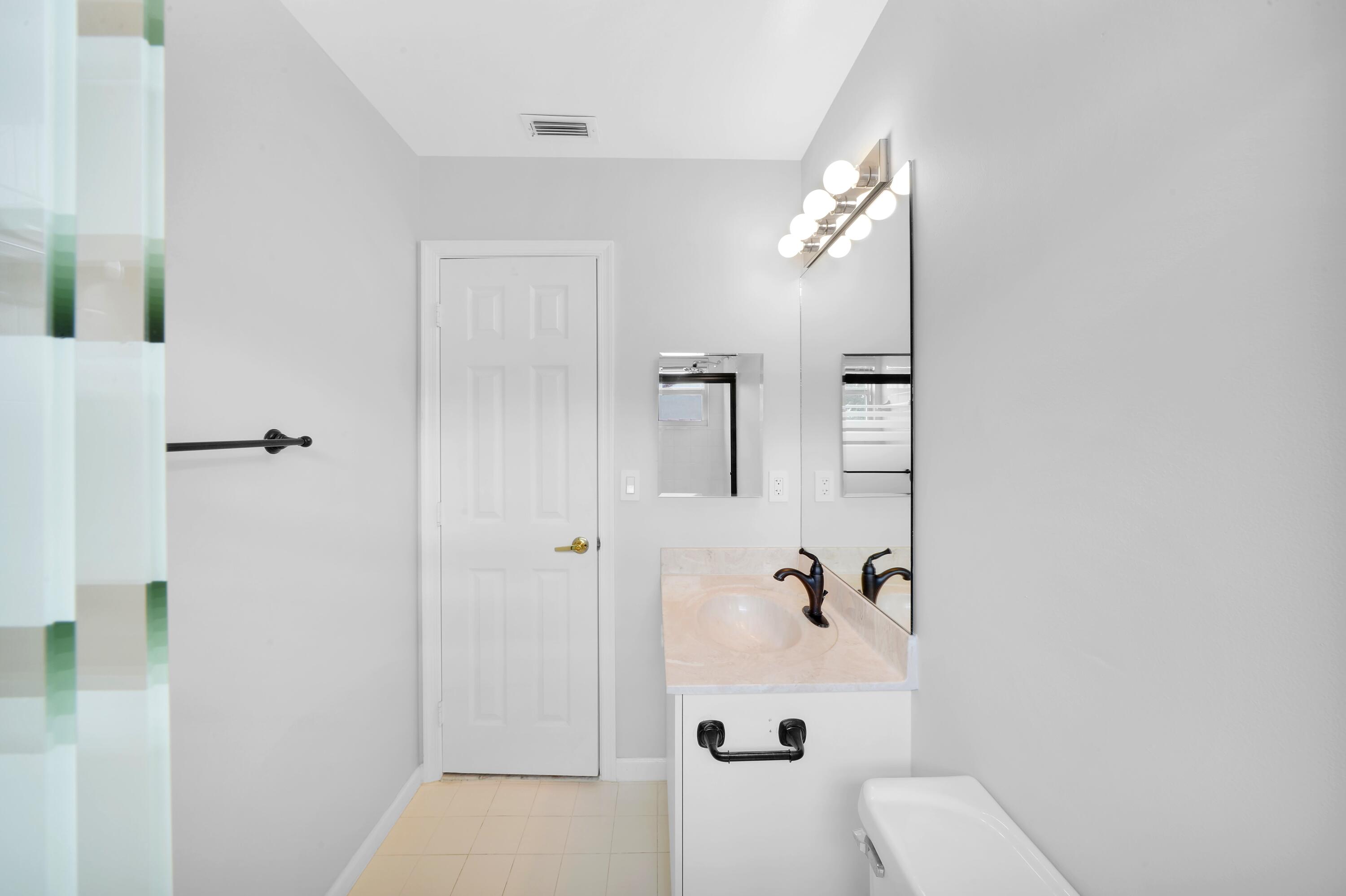 23399 Water Circle Boca Raton, FL 33486 - Photo 23 of 46 Guest Bathroom (1)