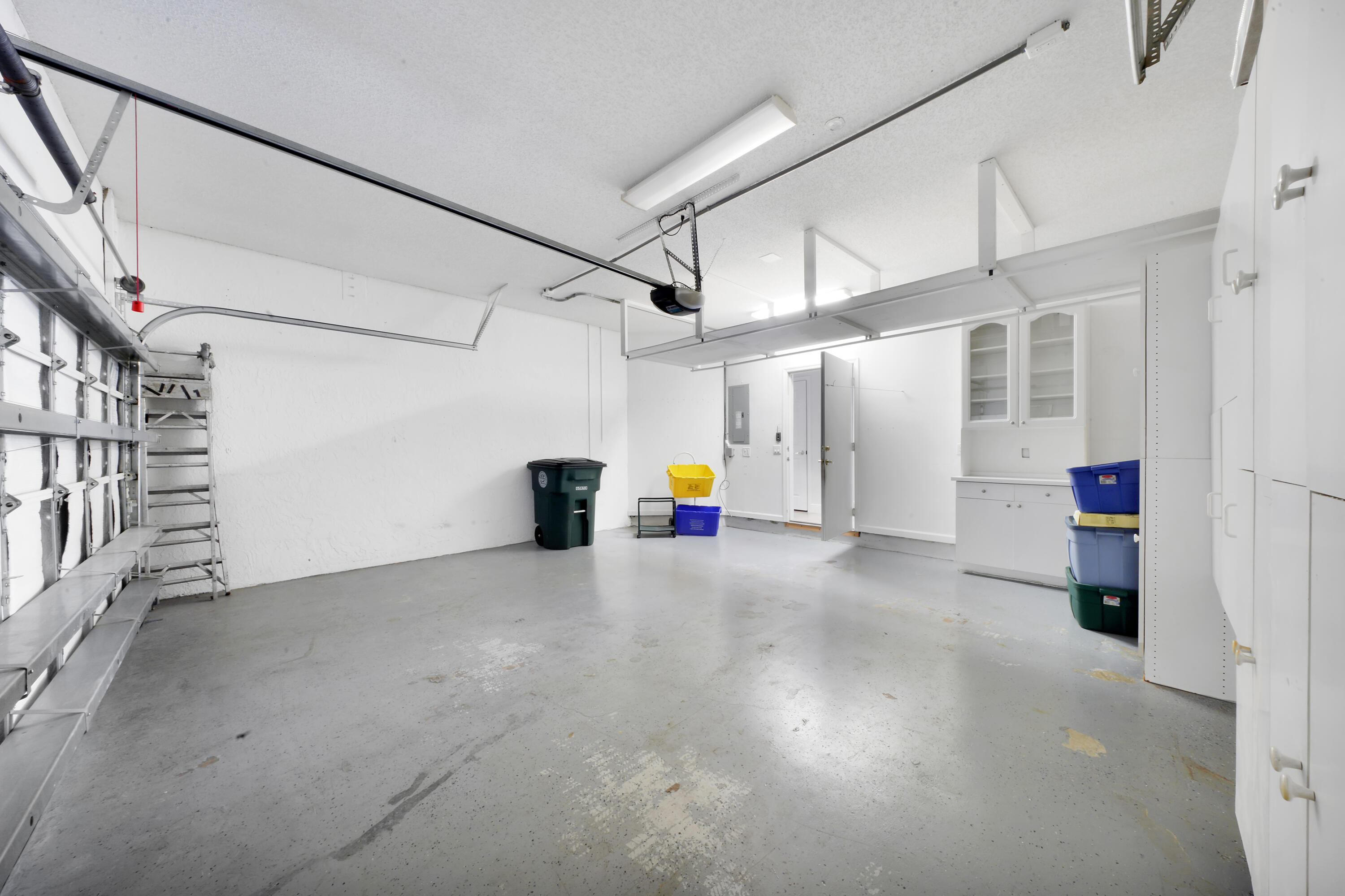 23399 Water Circle Boca Raton, FL 33486 - Photo 35 of 46 Garage