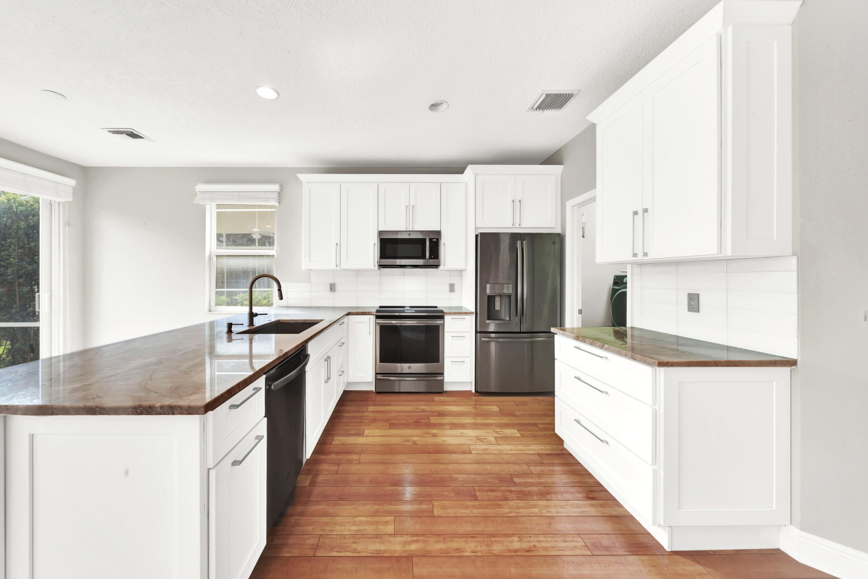 23399 Water Circle Boca Raton, FL 33486 - Photo 4 of 46 Kitchen