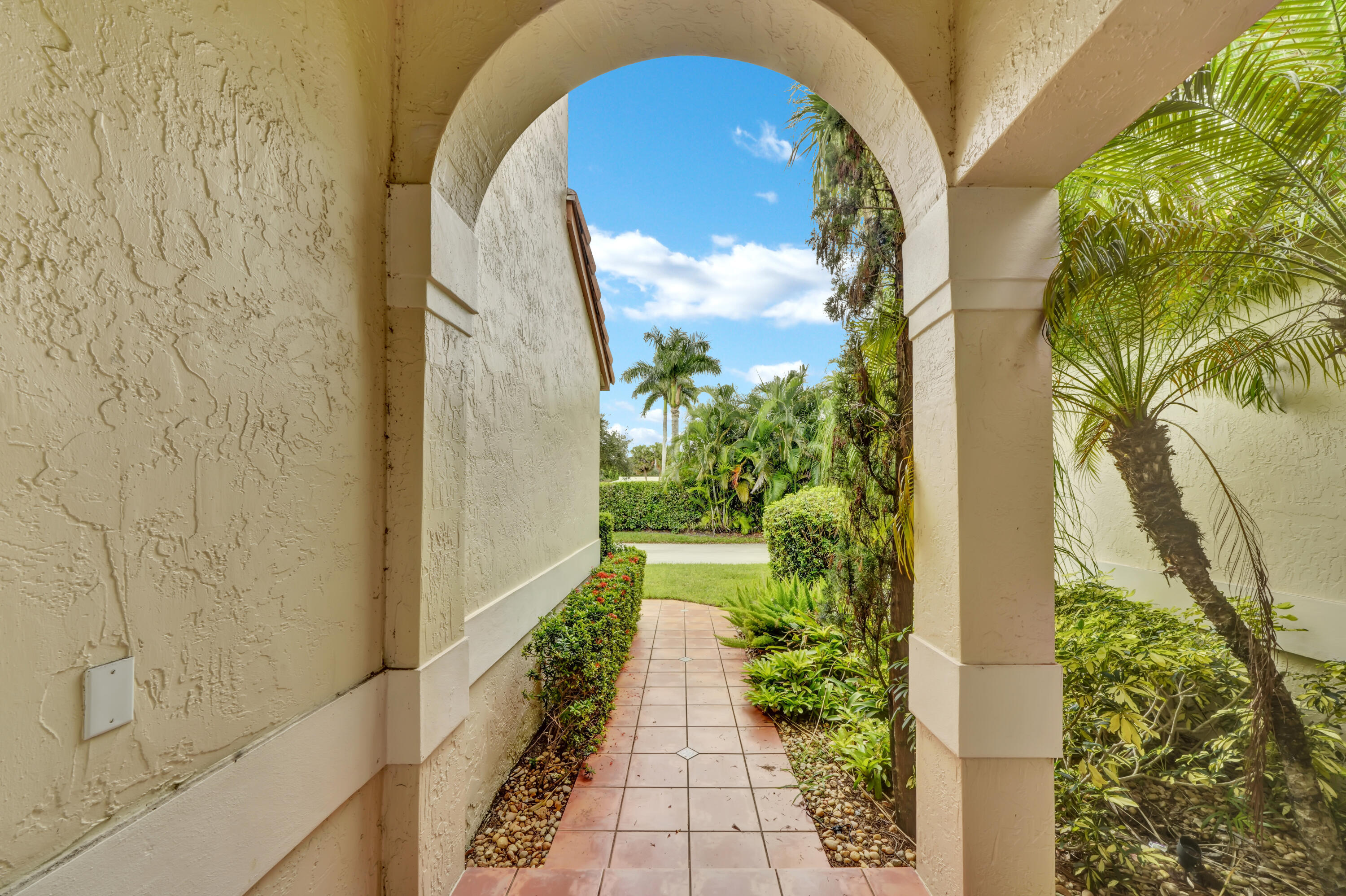 23399 Water Circle Boca Raton, FL 33486 - Photo 8 of 46 Exit (1)