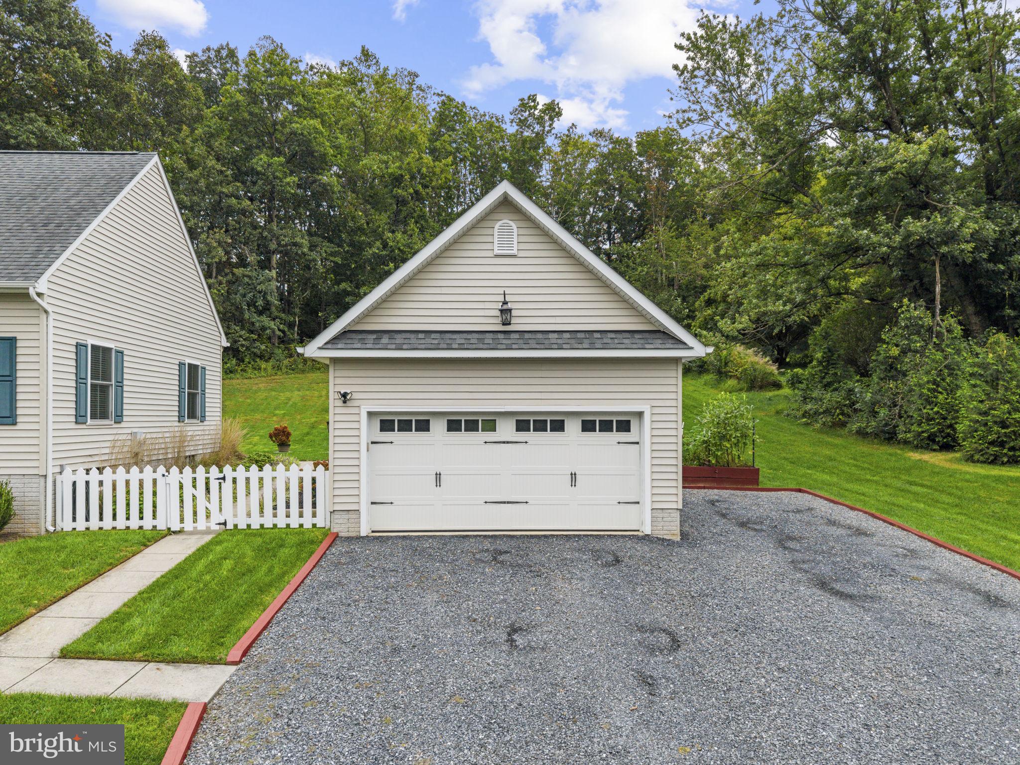 9813 Crest Hill Road Marshall, VA 20115 - Photo 68 of 113 2 car detached garage