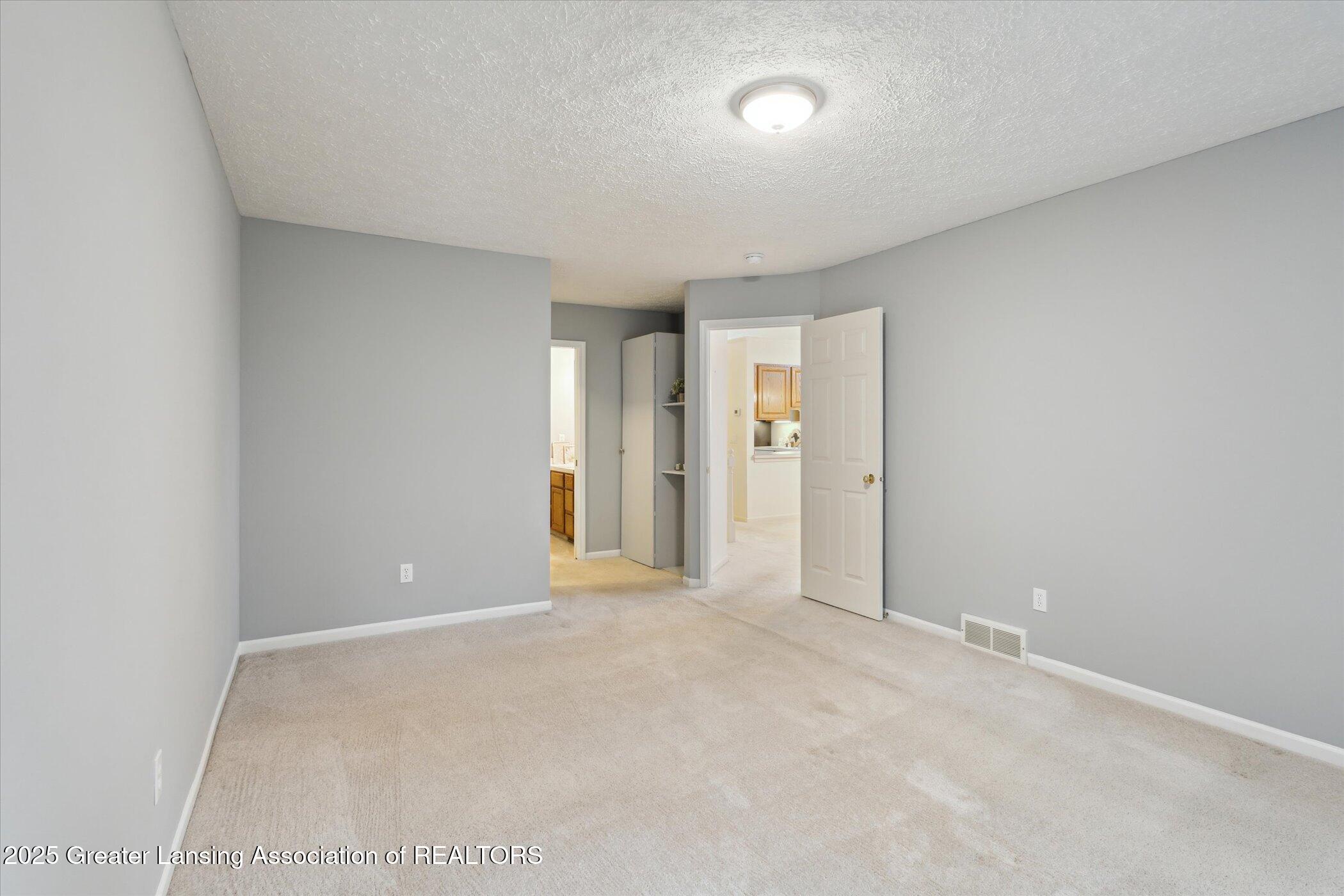 2415 North Aurelius Road, Unit 17 Holt, MI 48842 - Photo 20 of 42 22-2415-N-Aurelius-Rd-Unit-17-Holt-MI-48
