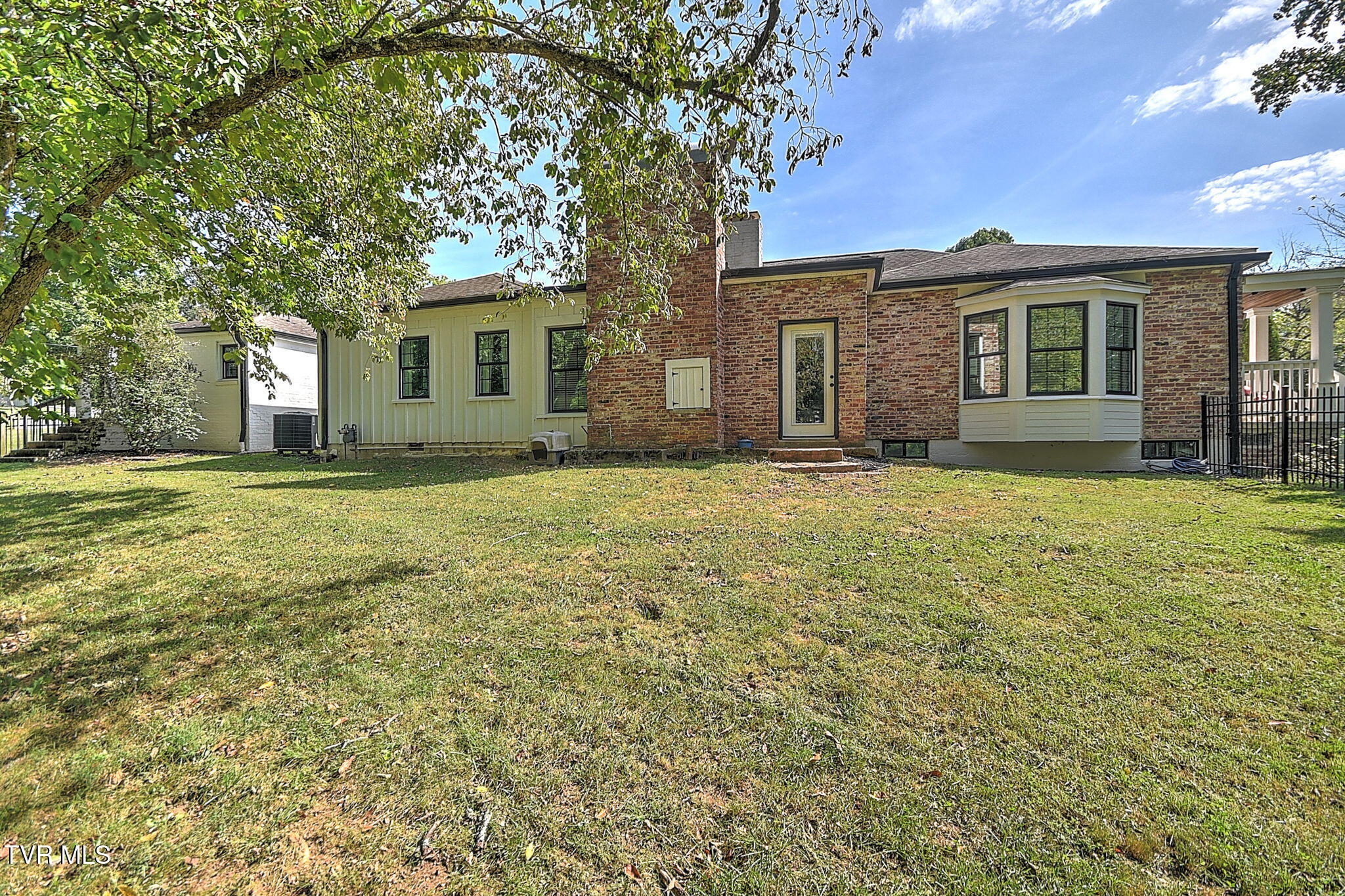 204 Parkway Road Bristol, TN 37620 - Photo 51 of 75 53-web-or-mls-204 Parkway KW-53