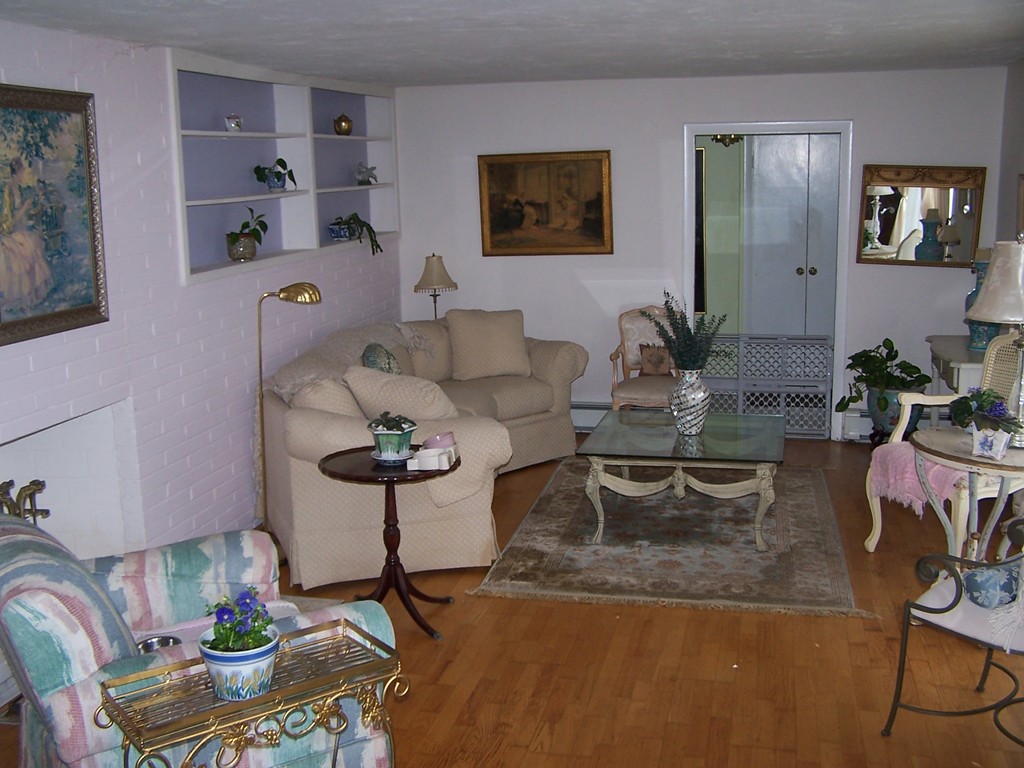 11 Bantry Road Framingham, MA 01701 - Photo 5 of 5 Gallery Image 5