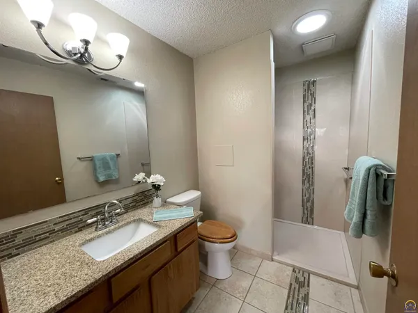 $549,000 | 5055 West 117th Street, Carbondale, KS 66414