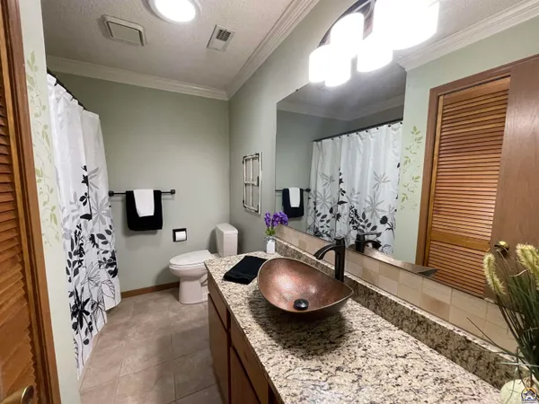$549,000 | 5055 West 117th Street, Carbondale, KS 66414