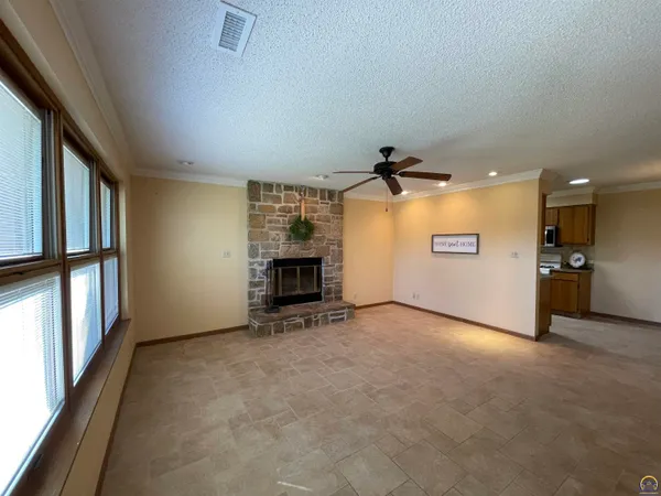 $549,000 | 5055 West 117th Street, Carbondale, KS 66414