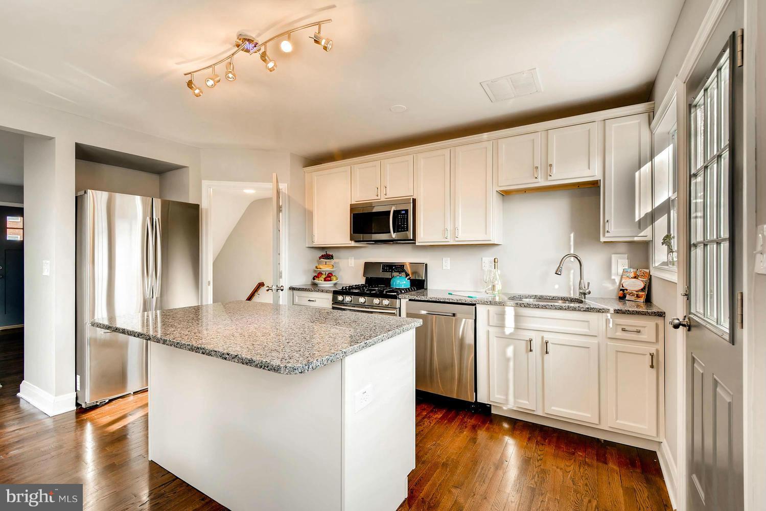 1747 Yakona Road Baltimore, MD 21234 - Photo 12 of 30 Kitchen