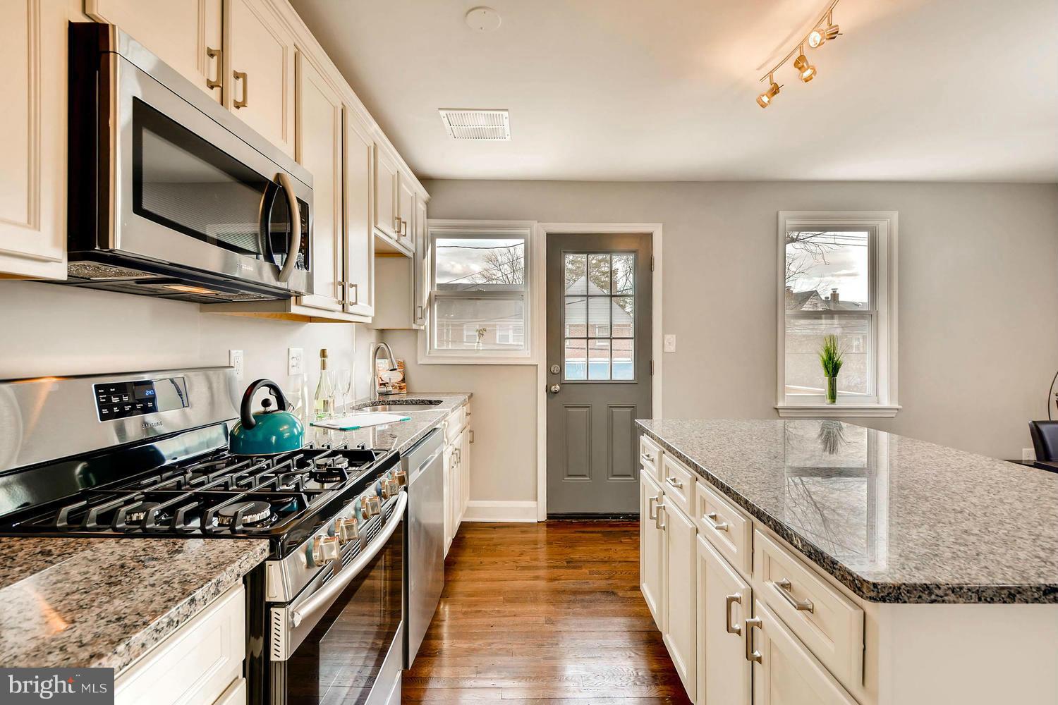 1747 Yakona Road Baltimore, MD 21234 - Photo 15 of 30 Kitchen
