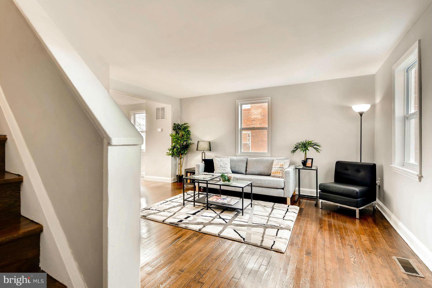 1747 Yakona Road Baltimore, MD 21234 - Photo 7 of 30 Living Room