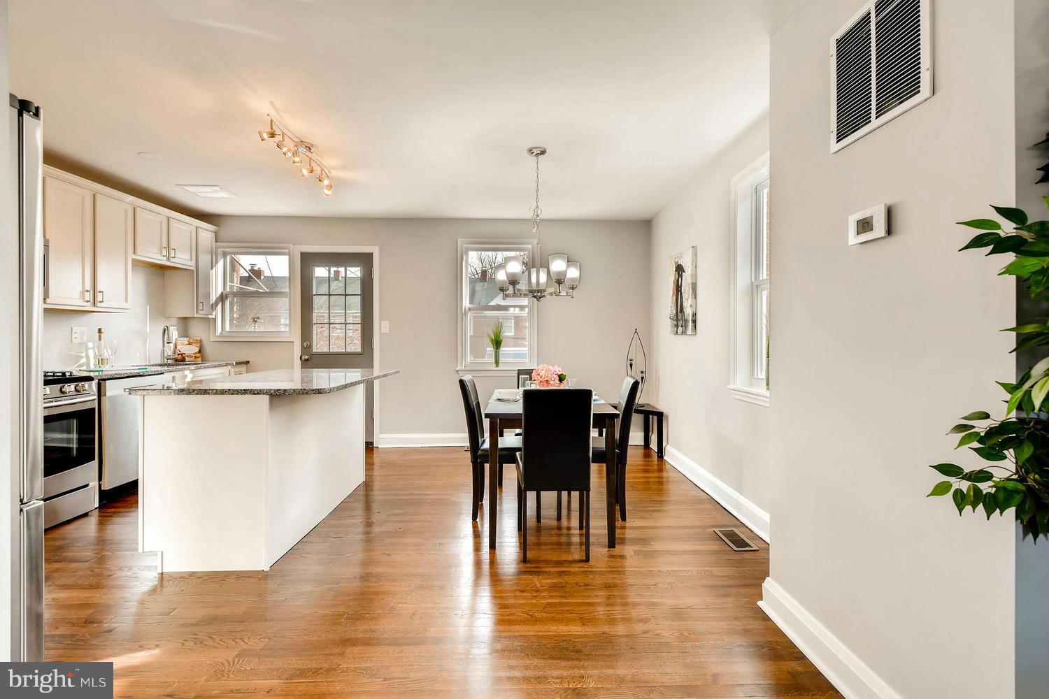 1747 Yakona Road Baltimore, MD 21234 - Photo 9 of 30 Dining Room
