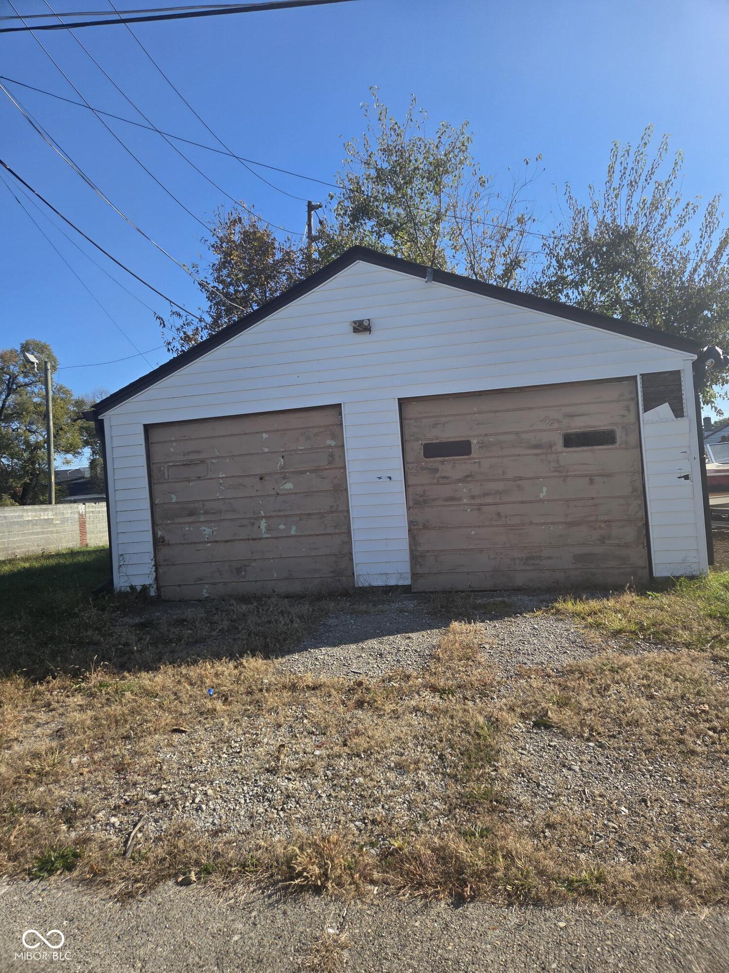 5236 Fletcher Avenue Indianapolis, IN 46219 - Photo 4 of 13