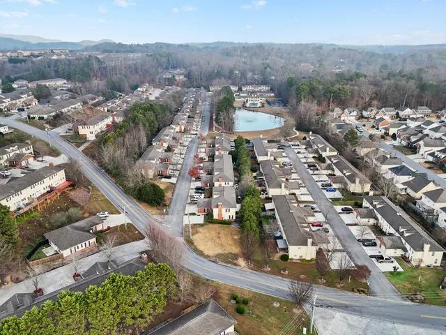 $289,000 | 1700 Willow Oaks Lane, Unit 25, Dalton, GA 30721