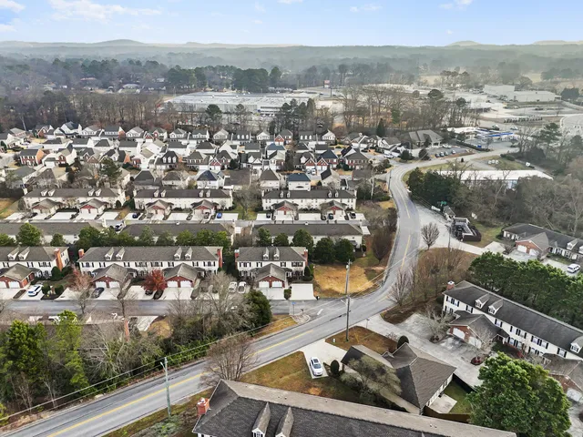 $289,000 | 1700 Willow Oaks Lane, Unit 25, Dalton, GA 30721