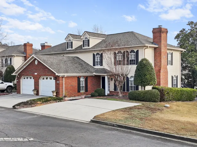 $289,000 | 1700 Willow Oaks Lane, Unit 25, Dalton, GA 30721