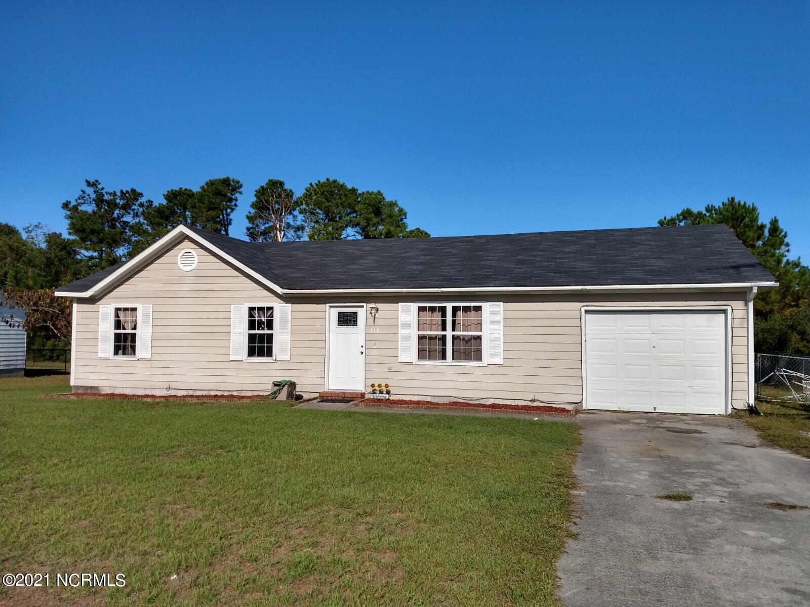 414 Oregon Trail Hubert, NC 28539 - Photo 1 of 22 front view