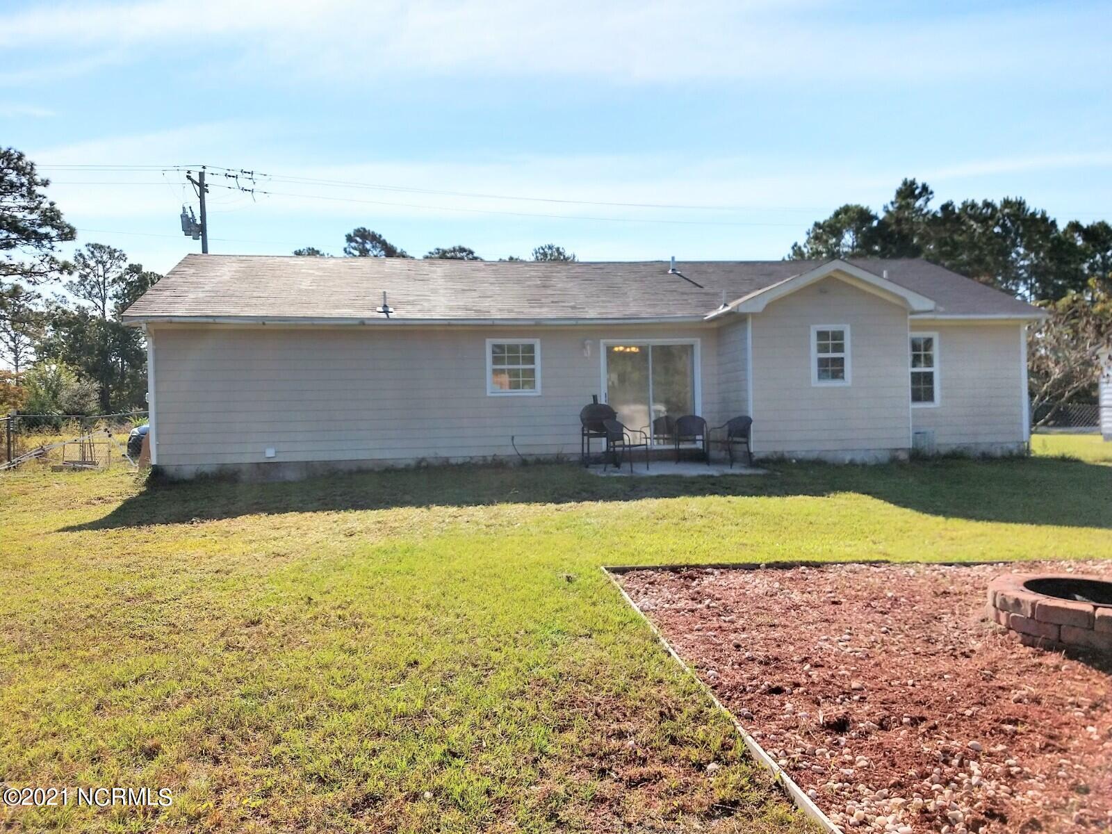 414 Oregon Trail Hubert, NC 28539 - Photo 21 of 22 Back of house