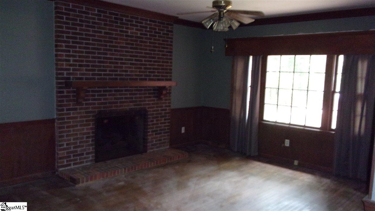 204 Edgemont Street Easley, SC 29642 - Photo 2 of 15 Gallery Image 2