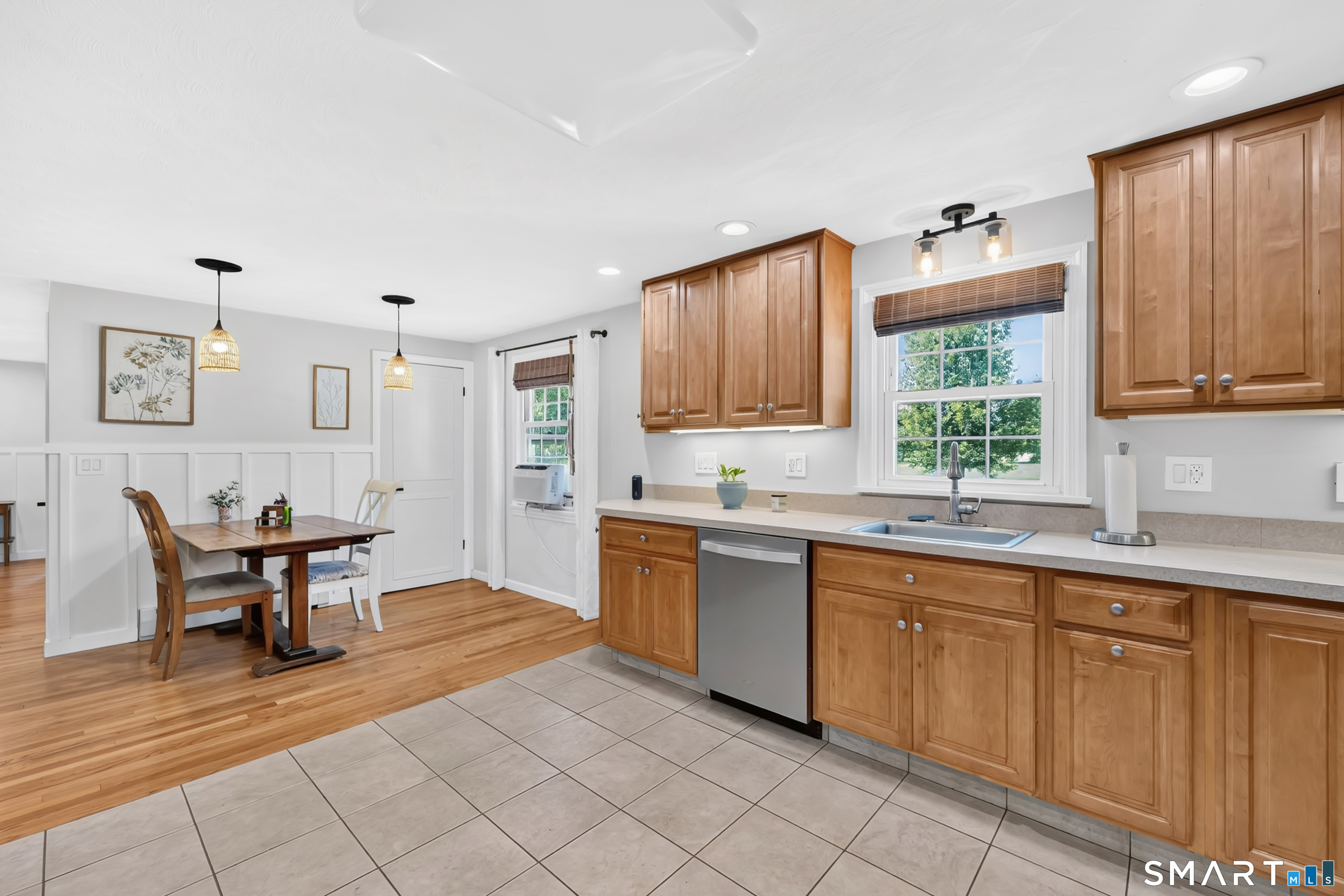 24 Bridge Lane Enfield, CT 06082 - Photo 11 of 38