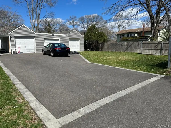 $779,999 | 11 Matthew Street, Farmingville, NY 11738