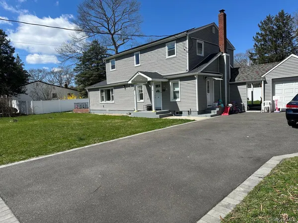 $779,999 | 11 Matthew Street, Farmingville, NY 11738