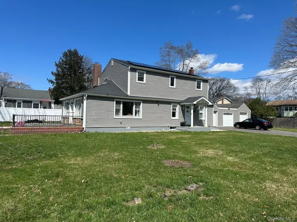 $779,999 | 11 Matthew Street, Farmingville, NY 11738