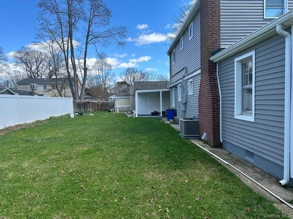 $779,999 | 11 Matthew Street, Farmingville, NY 11738
