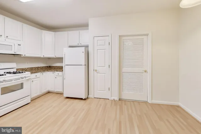 $389,500 | 13801 Belle Chasse Boulevard, Unit 212, Laurel, MD 20707