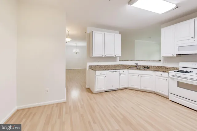 $389,500 | 13801 Belle Chasse Boulevard, Unit 212, Laurel, MD 20707