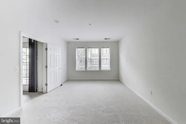 $389,500 | 13801 Belle Chasse Boulevard, Unit 212, Laurel, MD 20707