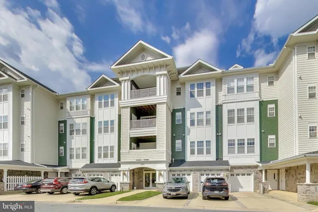 $389,500 | 13801 Belle Chasse Boulevard, Unit 212, Laurel, MD 20707