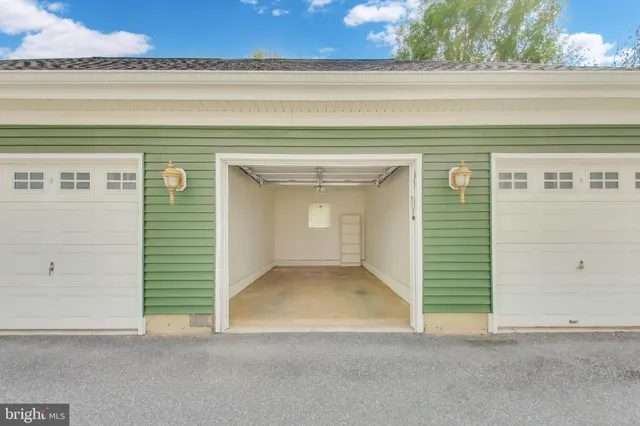 $389,500 | 13801 Belle Chasse Boulevard, Unit 212, Laurel, MD 20707