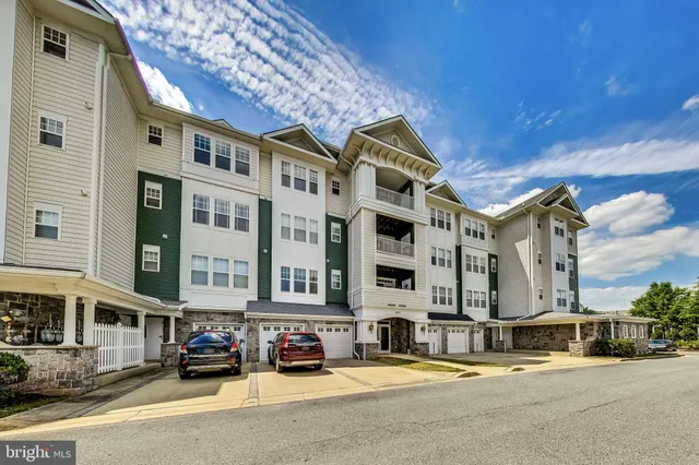 $389,500 | 13801 Belle Chasse Boulevard, Unit 212, Laurel, MD 20707
