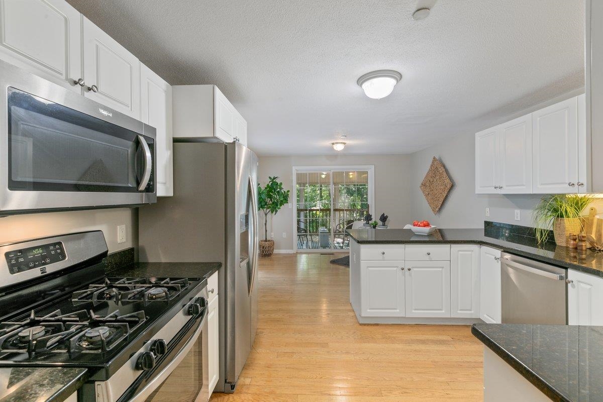 11 Pentucket Court, Unit 11 Atkinson, NH 03811 - Photo 15 of 46