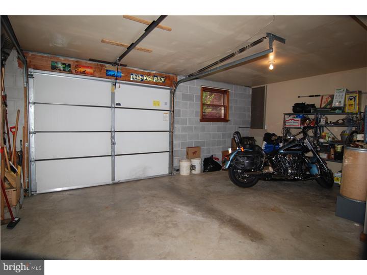 527 Calco Avenue Sinking Spring, PA 19608 - Photo 14 of 25 Garage