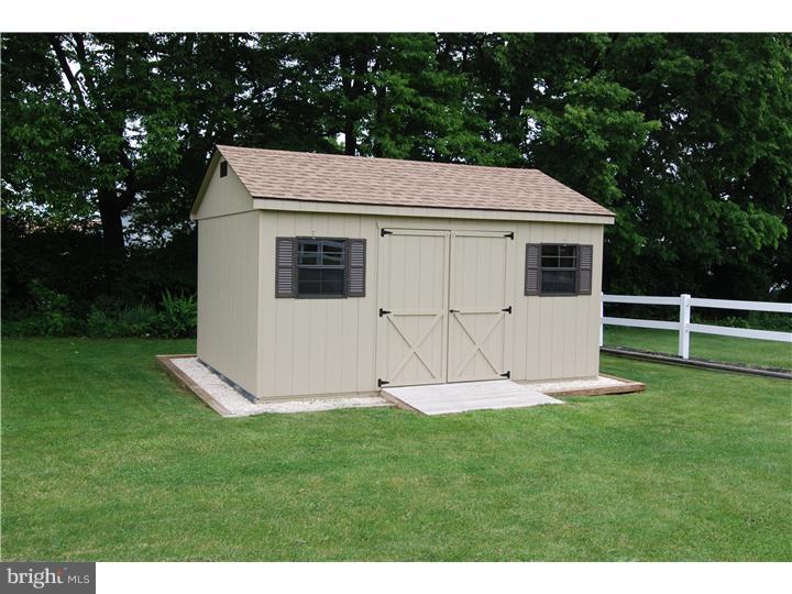527 Calco Avenue Sinking Spring, PA 19608 - Photo 18 of 25 Storage Shed