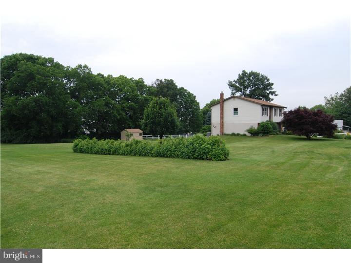 527 Calco Avenue Sinking Spring, PA 19608 - Photo 3 of 25 Exterior Side